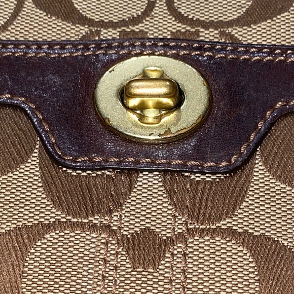 *SOLD* Coach crossbody purse - Picture 3 of 12